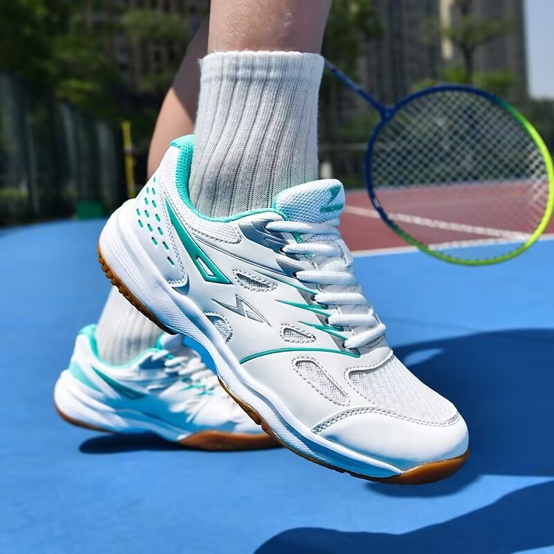 定番ブランドの卓球シューズ、メッシュ素材で通気性のある屋内コ - Badminton Shoes Men のレビューと価格