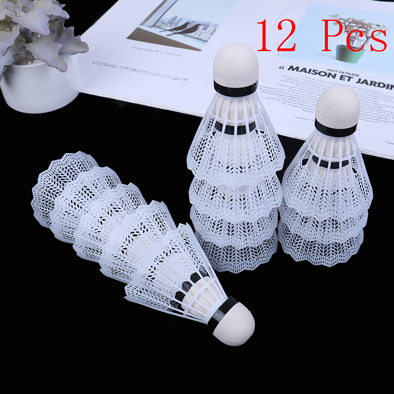 プラスチック製バドミントンシャトルコック、12個、練習用軽量 - Feather Shuttlecock のレビューと価格